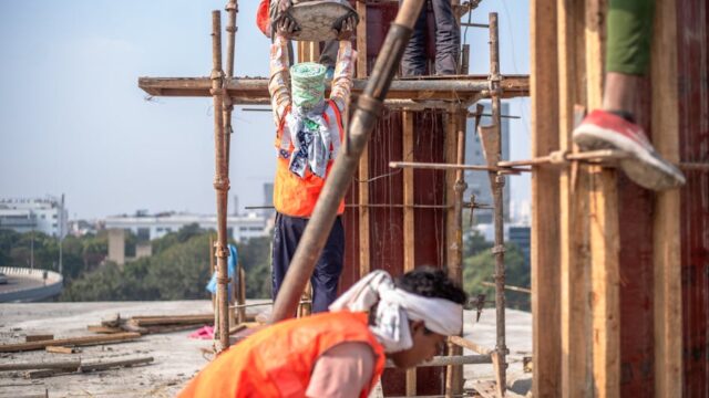 eb-2 visa — U.S. EB-2 Visa Crisis: South Asian Talent Left in Immigration Limbo (featured)