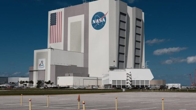 Artemis Moon Base — NASA's Artemis Moon Base: Dream or Reality? (featured)