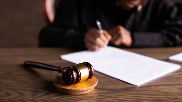technology — Tech Meets Law: Are We Ready for AI in the Courtroom? (featured)