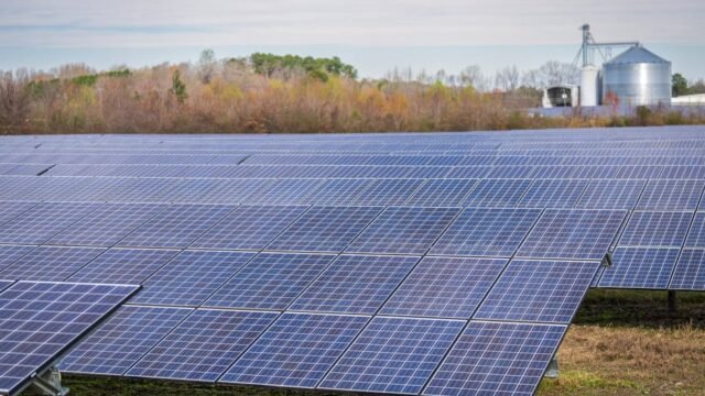 solar energy — India’s Solar Revolution: A New Era for South Asian Industry? (featured)
