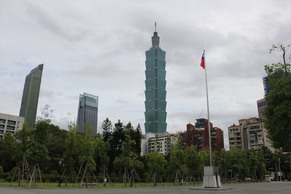 Trump provokes — Trump Provokes China with Bold Taiwan Talk Amid $14B Arms Sale (photo)