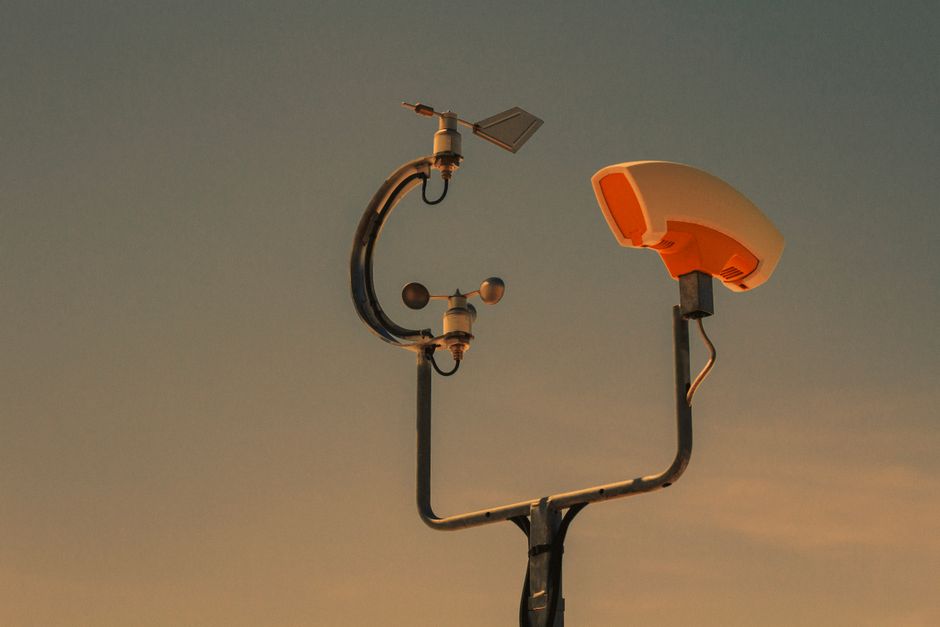 AI hurricane forecasting — AI Transforms Hurricane Forecasting: A Double-Edged Sword? (inline 1)