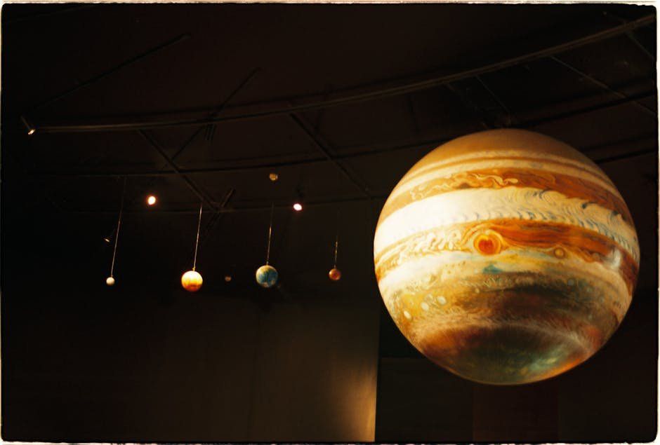 Giant Planet — Giant Planet's Earth-like Temperature: A Game-Changer for Life? (photo)