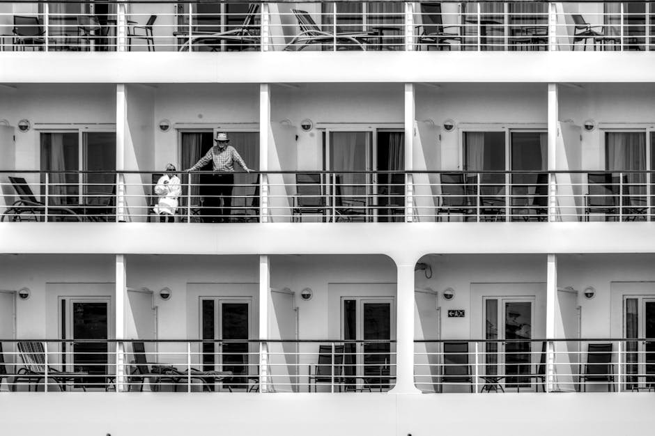 Floating Hotel — Floating Hotel Nightmare: Cruise Passengers Face Hantavirus Quarantine (photo)