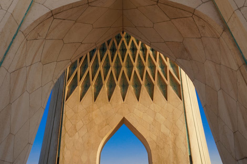 Middle East — U.S.-Iran Tensions: A Diplomatic Circus in the Middle East (photo)