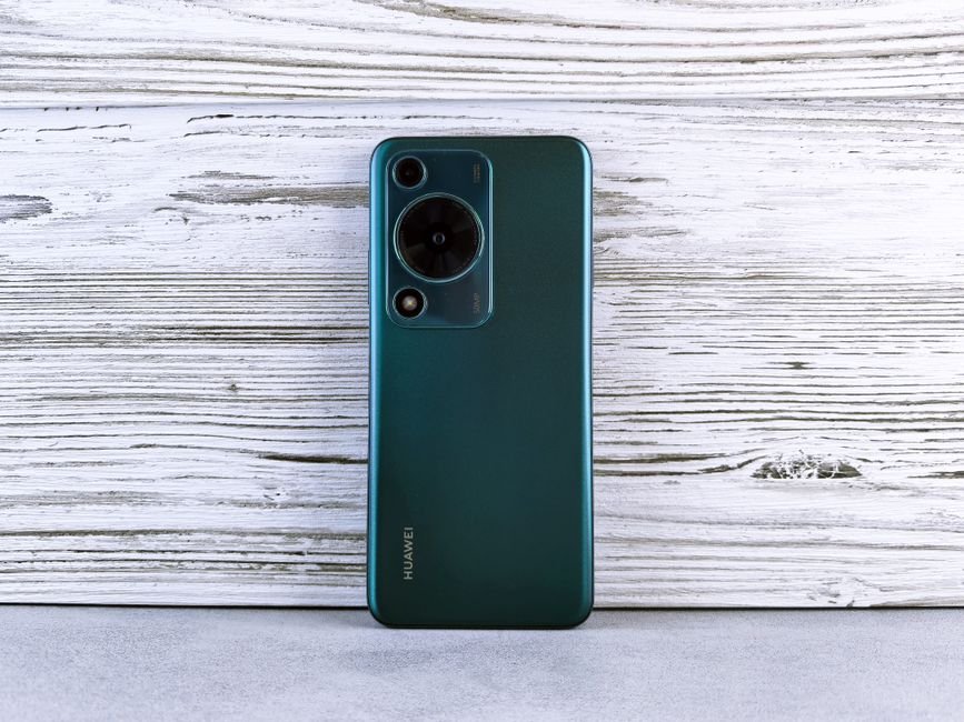 Huawei ban — Europe's Huawei Ban: Innovation at Risk Amidst Geopolitical Tensions (featured)