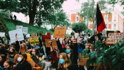 Belfast — Thousands Rally in Belfast Against Racism After Stabbing Horror (featured)