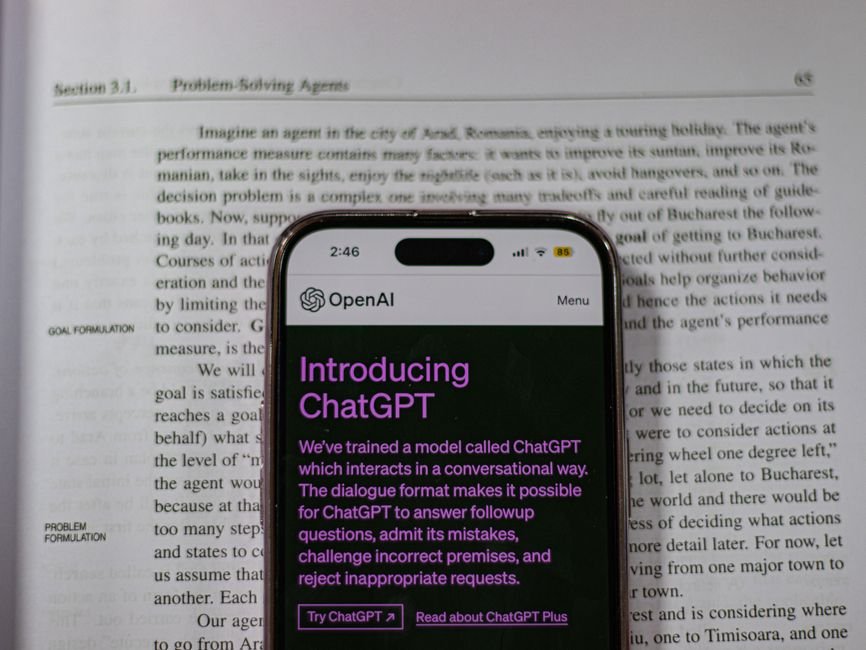technology — ChatGPT’s market share slips below 50% for first time (featured)