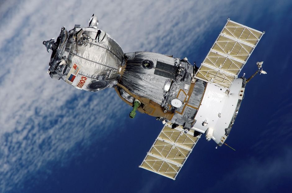 SpaceX valuation, Amazon dominance — SpaceX Surges Past Amazon in Valuation, Raising Questions About Market (featured)
