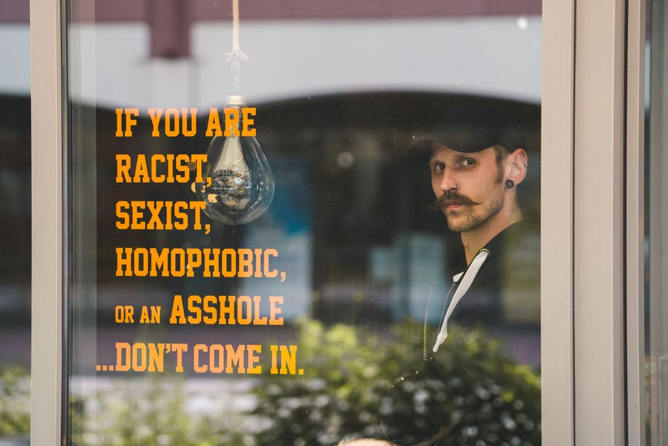 Man — Man apologises for making racist gesture at Korean in World Cup match (featured)