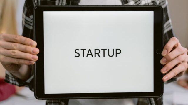 artificial intelligence — Allbirds CEO Joey Zwillinger's $1 Million Bet on a Solo AI Startup (featured)
