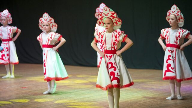 India, Artistic freedom — Dancing girl's torso restored in Indian textbook, sparking cultural de (featured)