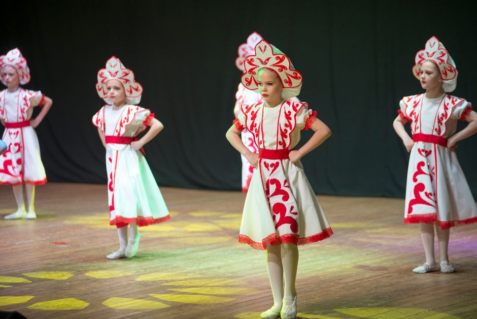 India, Artistic freedom — Dancing girl's torso restored in Indian textbook, sparking cultural de (featured)