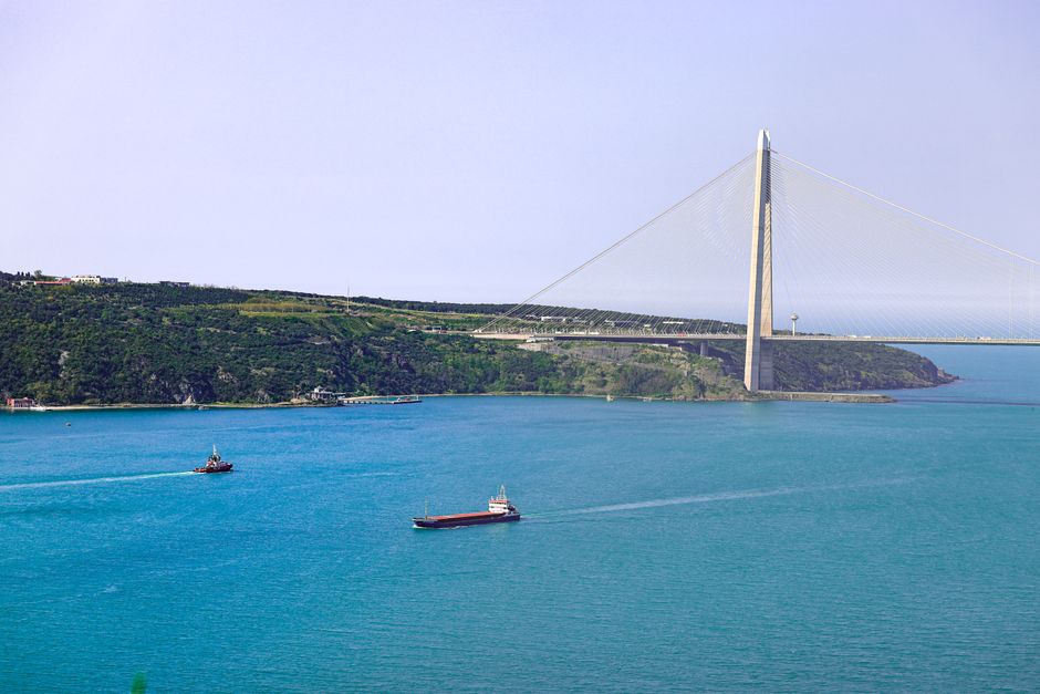 middle-east — World Shipping on High Alert as Strait of Hormuz Deal Sows Confusion (featured)