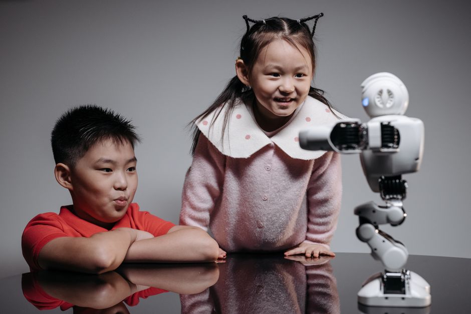 technology — Will Robots Steal Our Jobs? Big Tech Bosses Spill the Beans on AI Skil (featured)