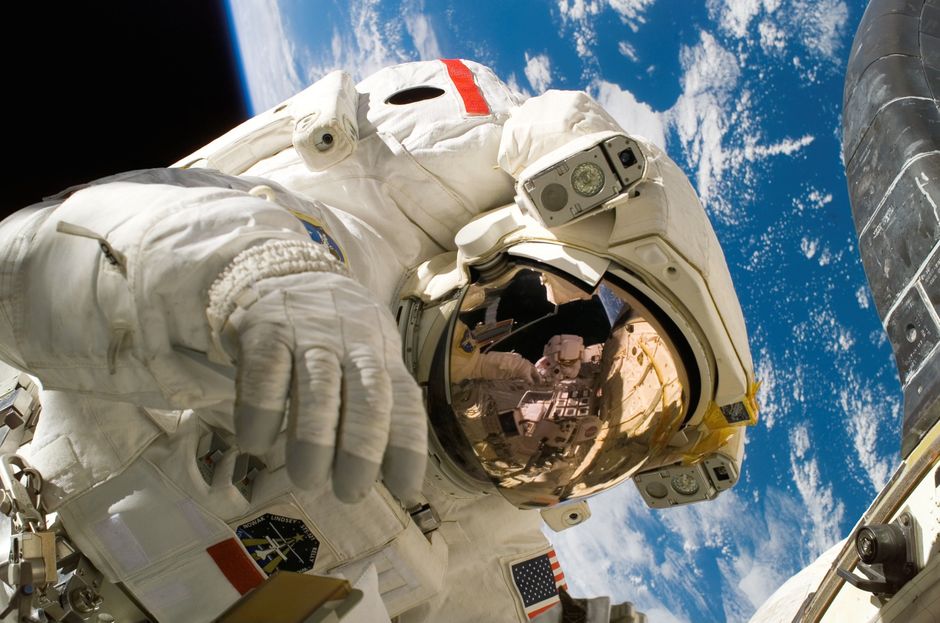 "US Spacewalk 95" — "NASA Prepares for Historic US Spacewalk 95: Inside the Tech and Scien (featured)