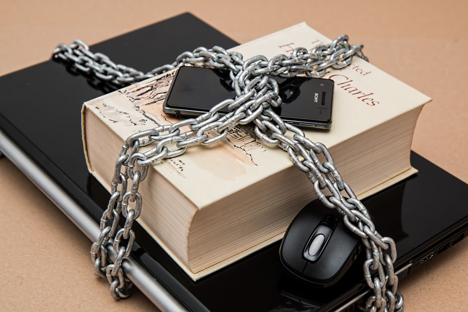 blue books, security — Blue Books Make a Comeback: A Secure Alternative in a Digital Age (featured)