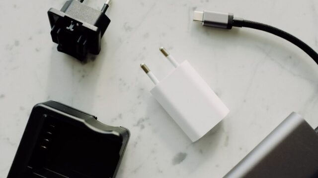 power banks — Power Banks on Air Travel: The Hidden Hazard (featured)