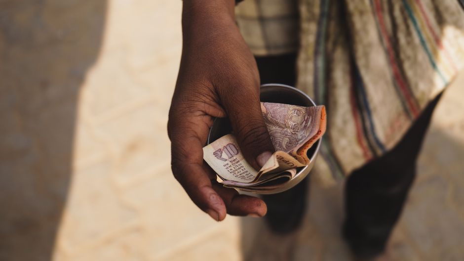 India study abroad — Weak Rupee Wrecks Study Abroad Dreams for Indian Students (featured)