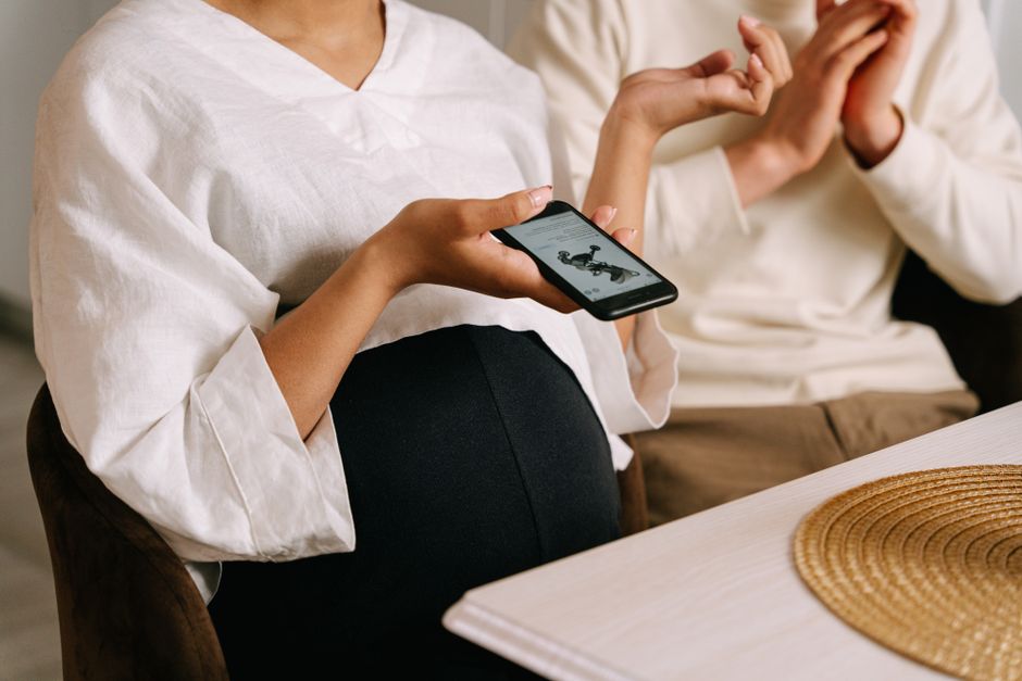 Usha Vance pregnancy — Usha Vance's pregnancy frenzy: A nuanced look at the media storm. (featured)