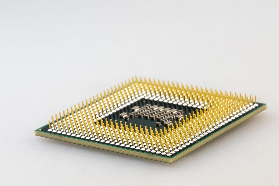 sub-1 nanometer chip — IBM Breaks Ground with Sub-1 Nanometer Chip Technology Revolution (featured)