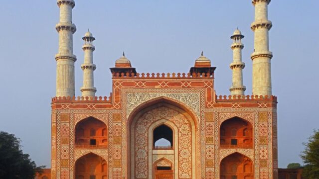 Aurangzeb — Forgotten Memos Challenge the Conventional Wisdom on Emperor Aurangzeb (featured)
