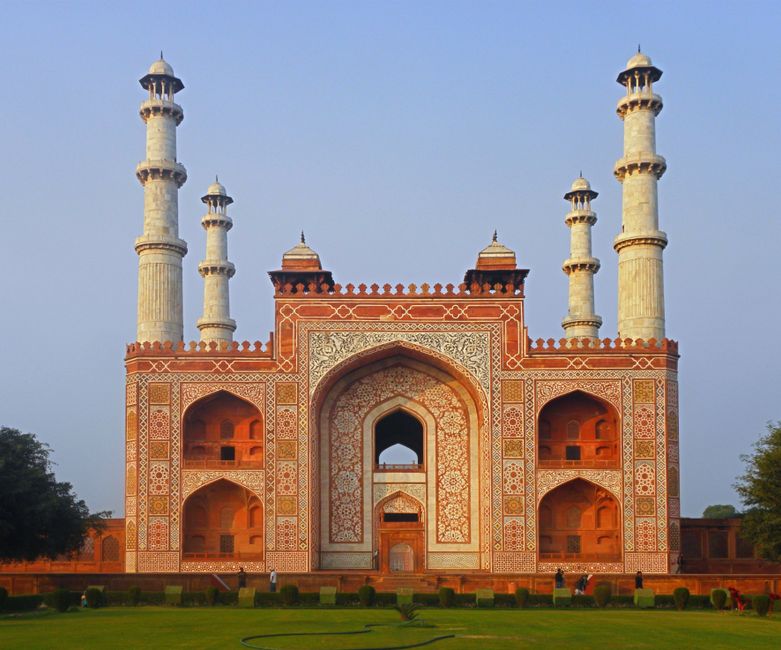 Aurangzeb — Forgotten Memos Challenge the Conventional Wisdom on Emperor Aurangzeb (featured)