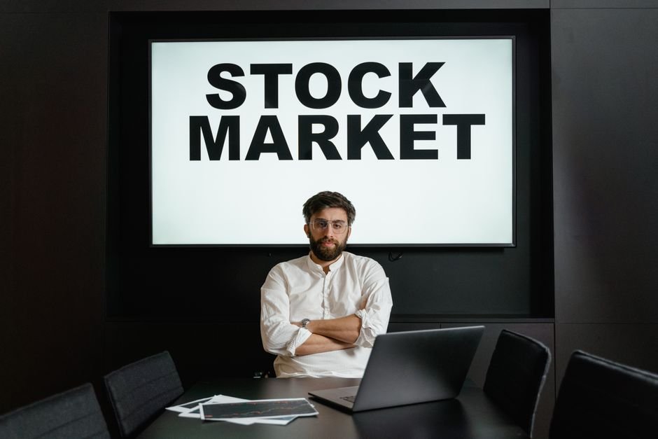 AI markets — AI Titans Race to Market: Who Will Dominate the Future? (inline 1)