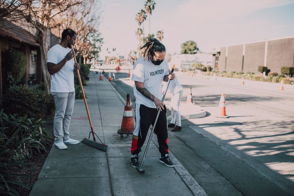 Japanese men responsibility — Japan's Clean Streets, Dirty Secrets (photo)