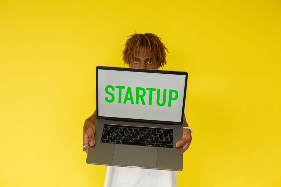 artificial intelligence — Allbirds CEO Joey Zwillinger's $1 Million Bet on a Solo AI Startup (photo)