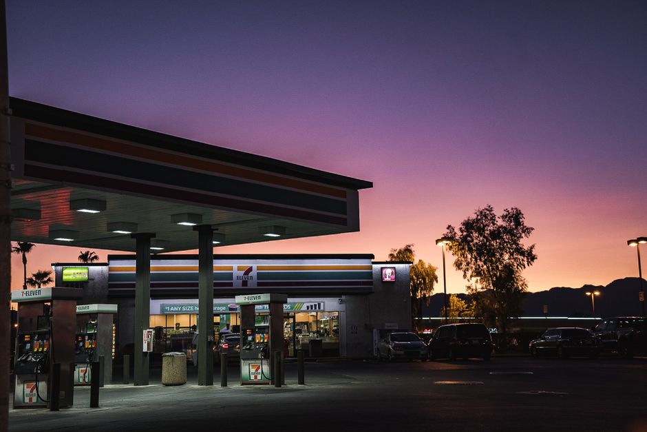 artificial intelligence — Lawsuit claims 7-Eleven, BP and Walmart using AI to manipulate Califor (photo)