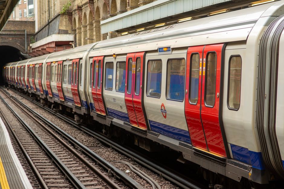 Surrey and Berkshire rail expansion — London Commute Set to Expand: Surrey and Berkshire in TfL's Sights (photo)