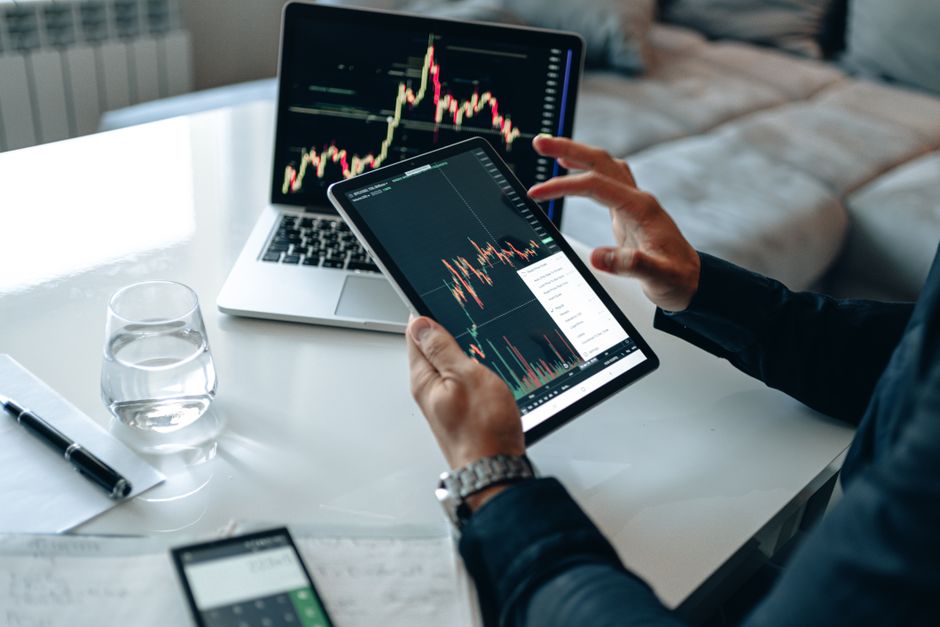 artificial intelligence — AI Boom Hits Turbulence: Can Tech Stocks Recover? (photo)