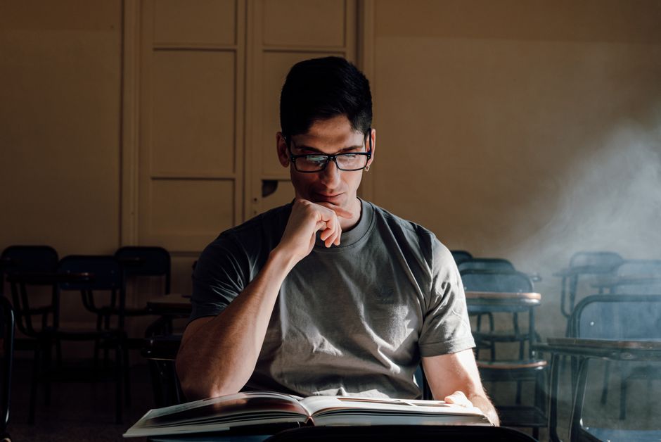 Hanson Mamdani — Victor Davis Hanson's Intellectual Combat and the Thin Line of Ideolog (photo)