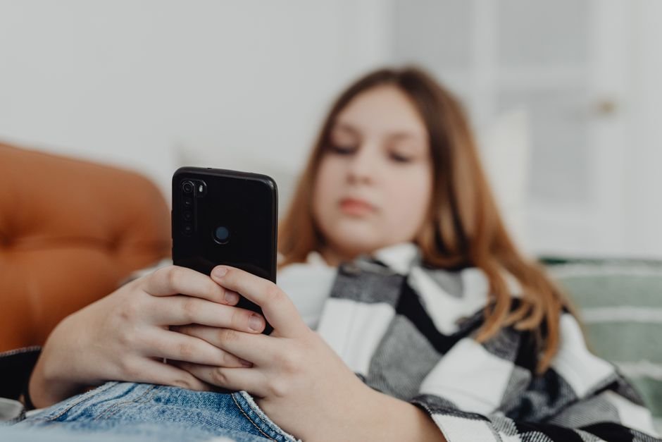 social media — Social Media: The New Nicotine for Kids – How to Fight Addiction (photo)