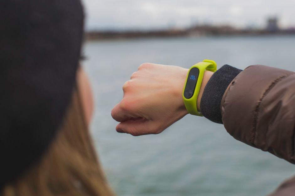 Snap glasses — Will Snap's $2,000 Glasses Make a Fashion Statement? (photo)