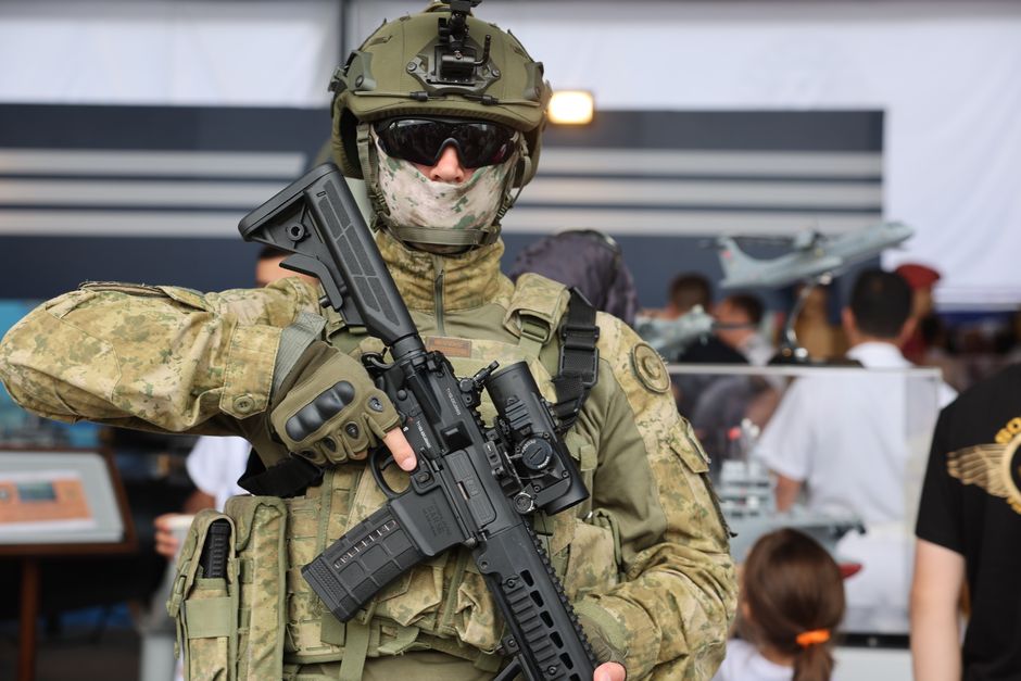 arms trade — Israeli Stands Shut Down at French Arms Fair Amid Controversy (photo)