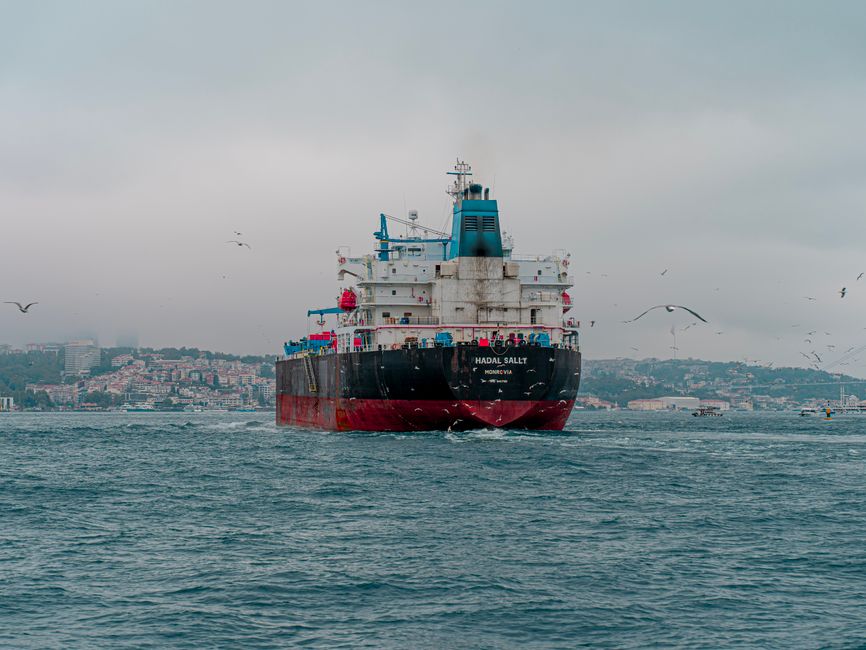 middle-east — World Shipping on High Alert as Strait of Hormuz Deal Sows Confusion (inline 2)