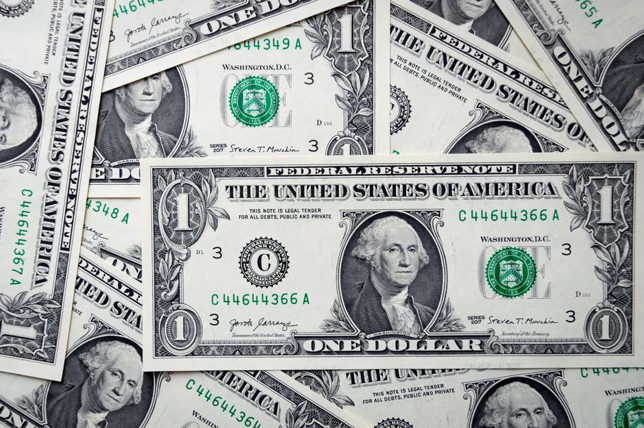Alan Greenspan — Alan Greenspan: The Mastermind Behind the Modern American Economy's En (photo)