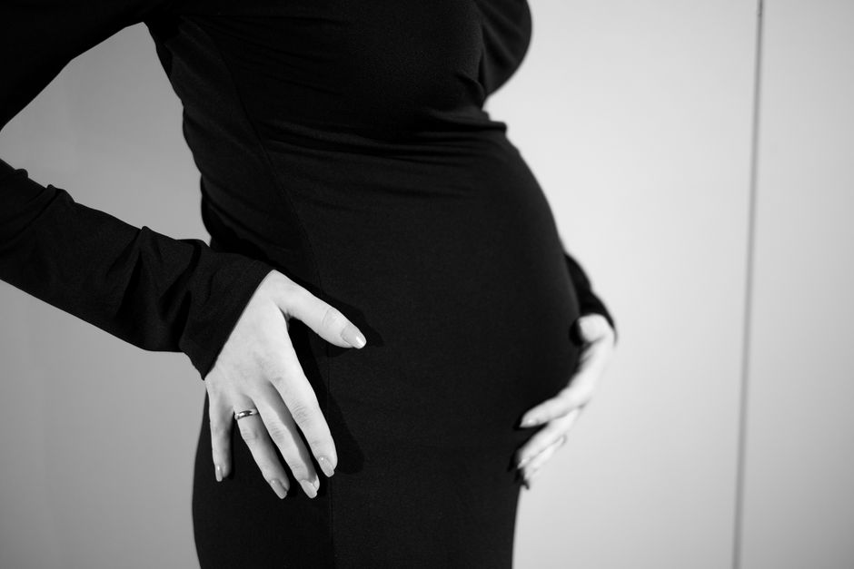 Usha Vance pregnancy — Usha Vance's pregnancy frenzy: A nuanced look at the media storm. (photo)