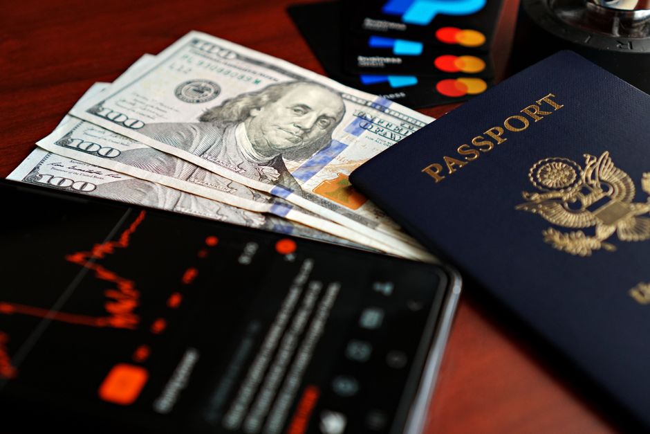 IMF dollar — IMF's Stance on Dollar Dominance: A Double-Edged Sword (photo)