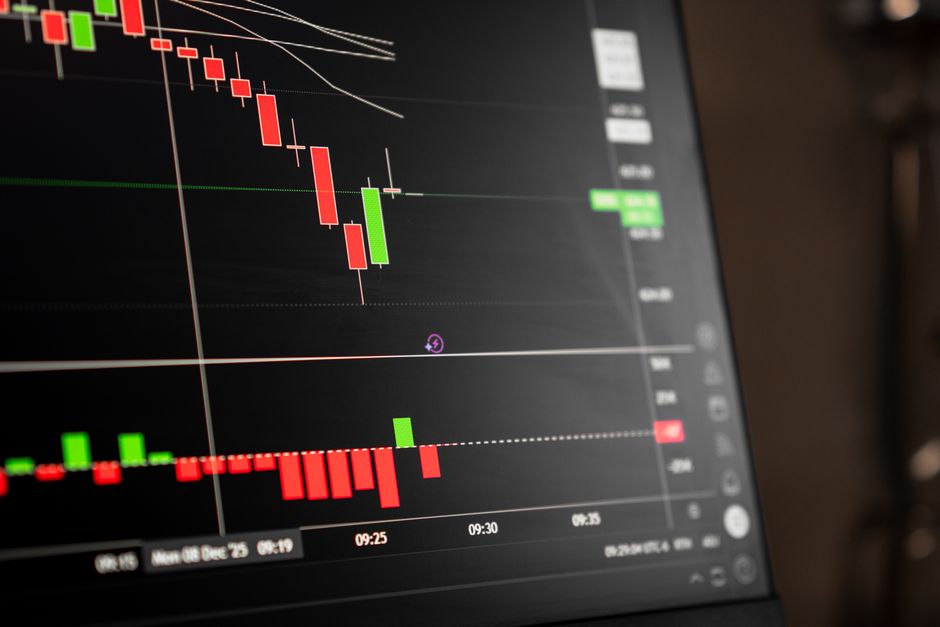 markets finance — Nasdaq Slips Further into Red as Tech Selloff Worsens (photo)