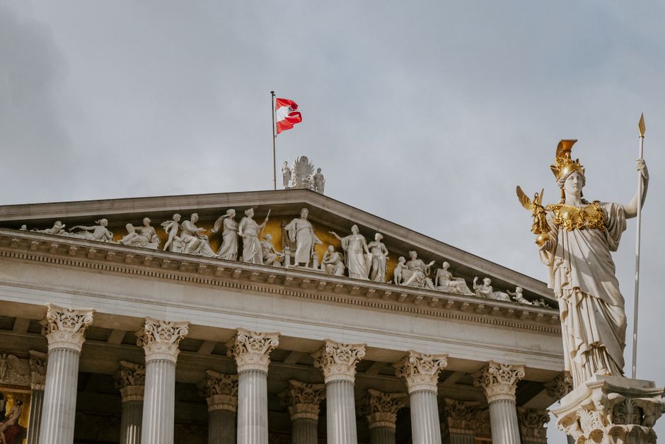 Greek politics — Greek Politics Hides Behind 'Beliefs' (photo)