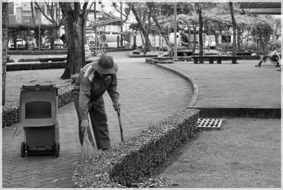 Japanese men responsibility — Japan's Clean Streets, Dirty Secrets (photo)