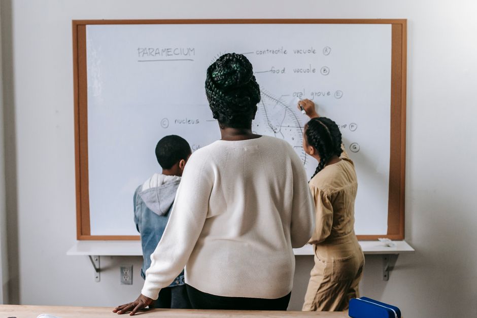 artificial intelligence in education — Educators in the Crosshairs: Can AI Replace Human Teachers? (photo)