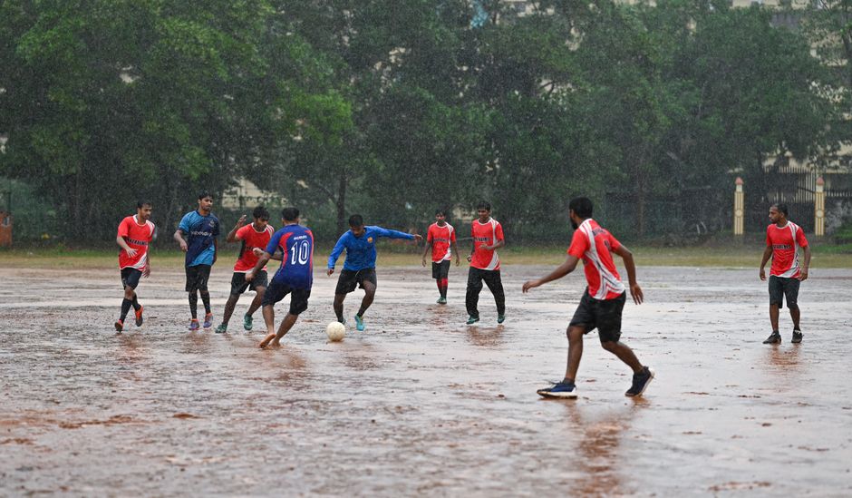 France Iraq Football Match — Weather May Rains on France's Parade in Crucial Iraq Match (photo)