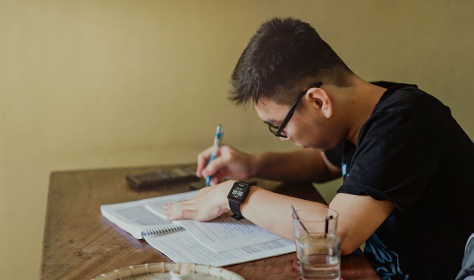 India study abroad — Weak Rupee Wrecks Study Abroad Dreams for Indian Students (photo)