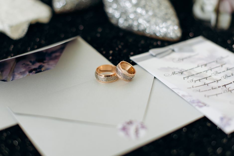 celebrity proximity — Will Compton’s Wedding Invitation Blues: A Cautionary Tale of Celebrit (featured)
