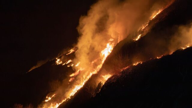 climate change — Utah wildfire rages despite firefighters' efforts (featured)