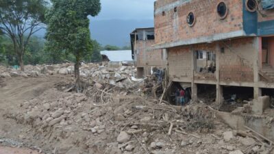Venezuela — Venezuela's earthquake aftermath exposes deep cracks in state and glob (featured)